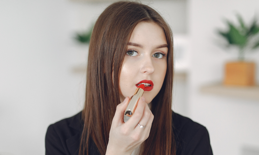Batom Vermelho O Simbolo de Confianca Poder e Feminilidade 3