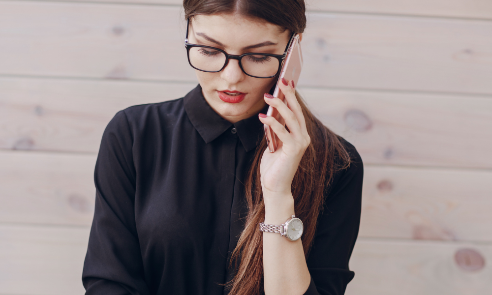 Os 10 Acessórios Que Realmente Elevam Seu Estilo e Autoestima (Mesmo Com Roupas Simples)! 6 Os 10 Acessorios Que Realmente Elevam Seu Estilo e Autoestima Mesmo Com Roupas Simples 5