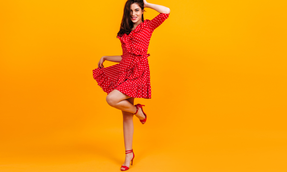 Sapatos Vermelhos e o Poder da Presenca Da Dama de Vermelho a Mulher Confiante 4