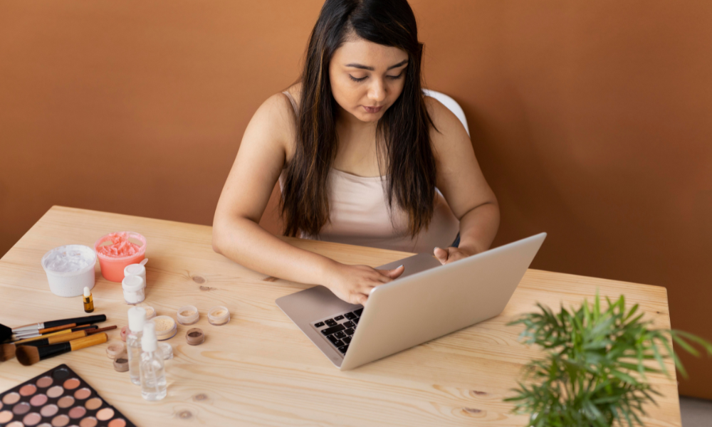 Curso de Maquiagem Online Vale a Pena Veja Como Funciona e Se Compensa 1