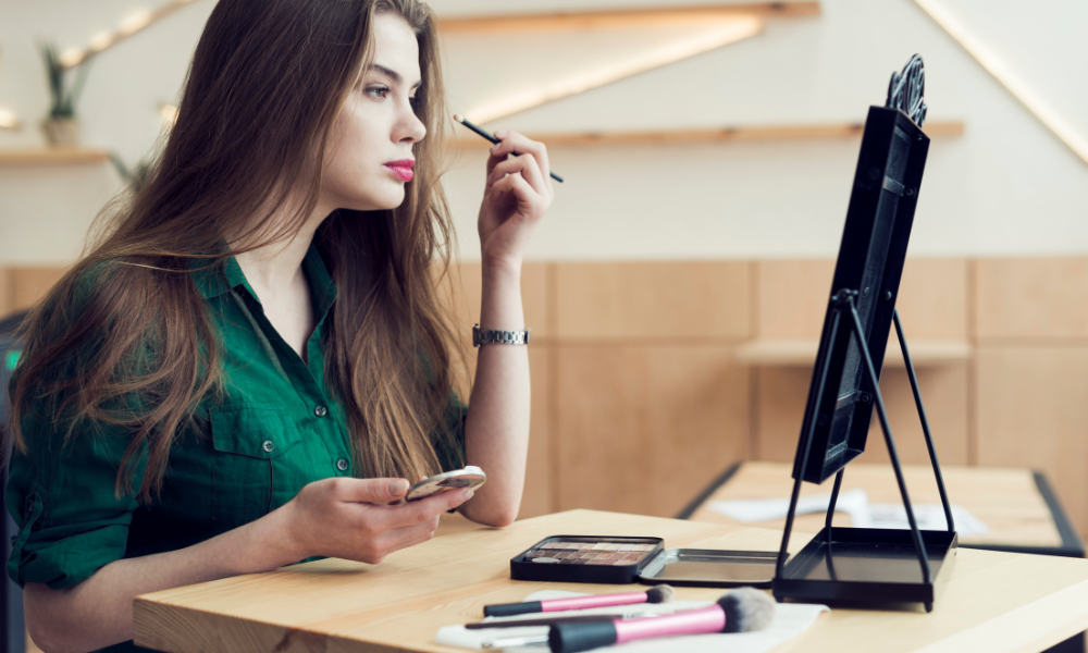 Curso de Maquiagem Online Vale a Pena Veja Como Funciona e Se Compensa 5