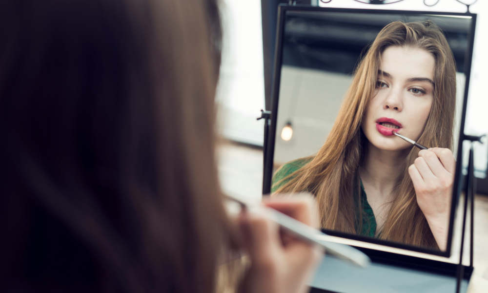 Como Fazer Maquiagem Rápida e Bonita em 5 Minutos !