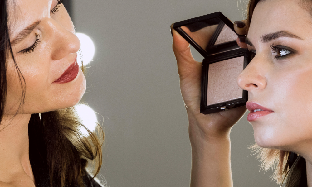 Técnicas de Maquiagem Que Transformam o Rosto Instantaneamente! 1 Tecnicas de Maquiagem Que Transformam o Rosto Instantaneamente 1