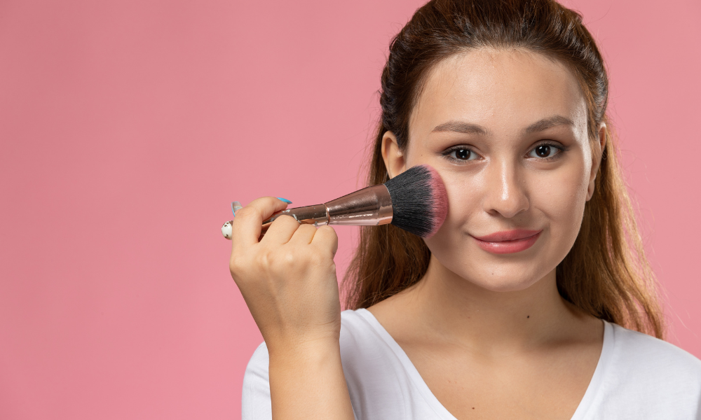 Blush protagonista a tendencia de maquiagem que esta transformando o rosto em 2026 5