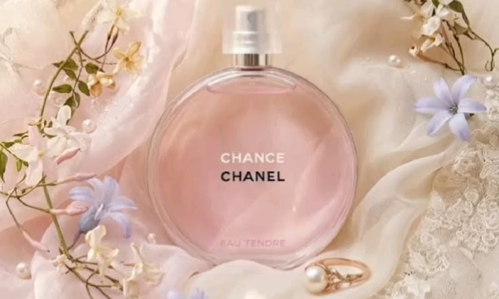O cheiro das mulheres elegantes: 9 perfumes sofisticados para usar todos os dias! 6 O cheiro das mulheres elegantes 9 perfumes sofisticados para usar todos os dias 7