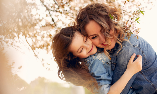 Dia das Mães Mãe é o primeiro abraço que nunca deixa de existir!
